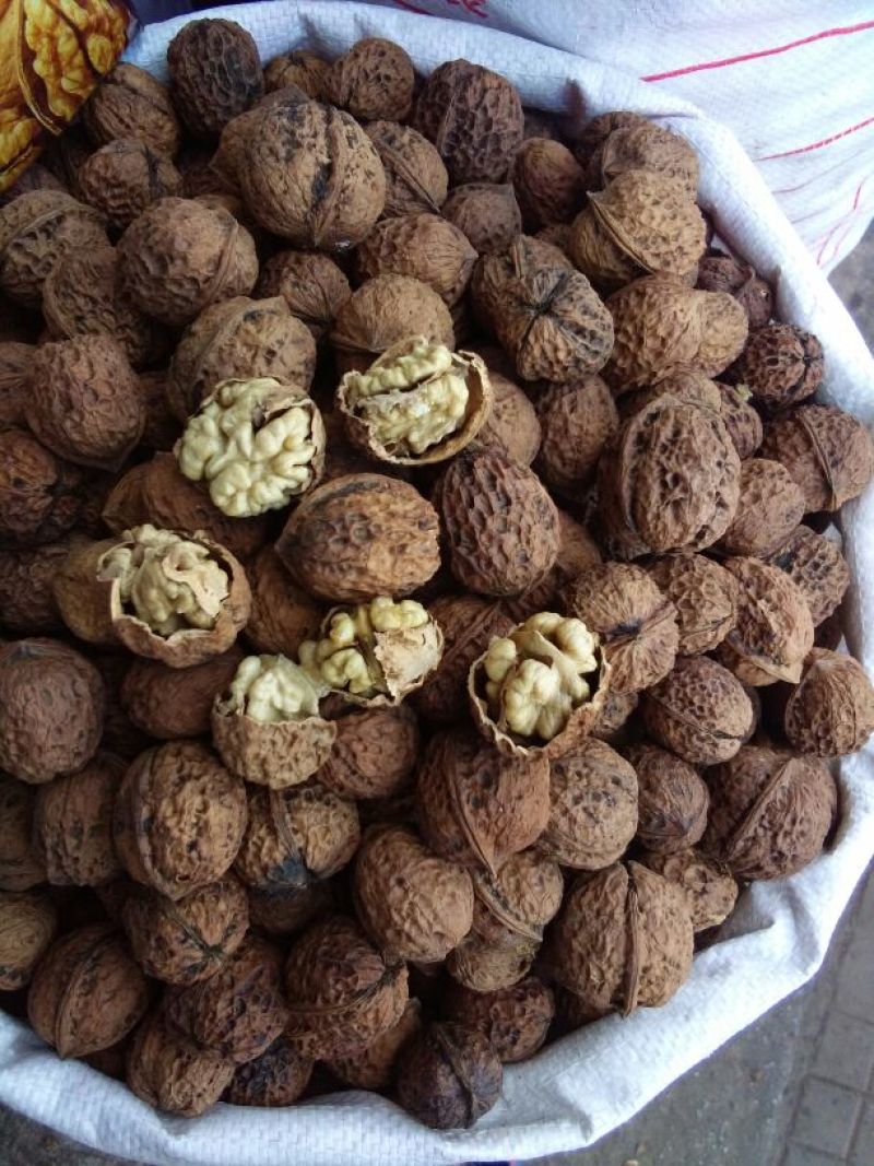 薄皮核桃云南大理漾濞薄皮核桃，口感好，仁子饱满