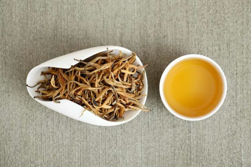 云南凤庆大金针，纯正凤庆原料，自厂自销。