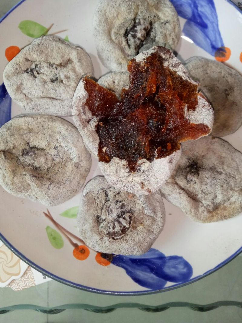 农家柿饼，霜白，肉软，甜度高，价格合理，
