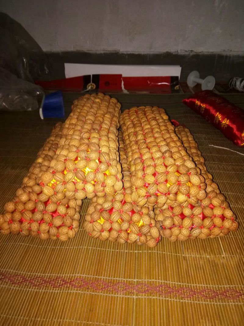 山桃核颈椎枕一对180包邮