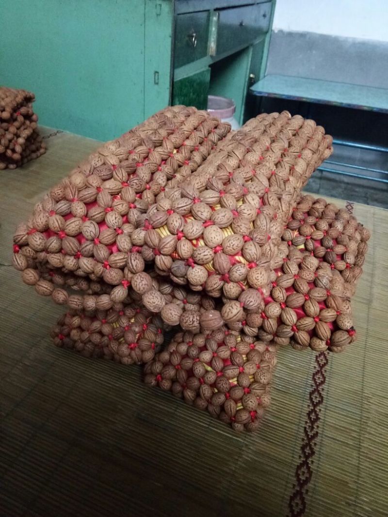 山桃核颈椎枕一对180包邮