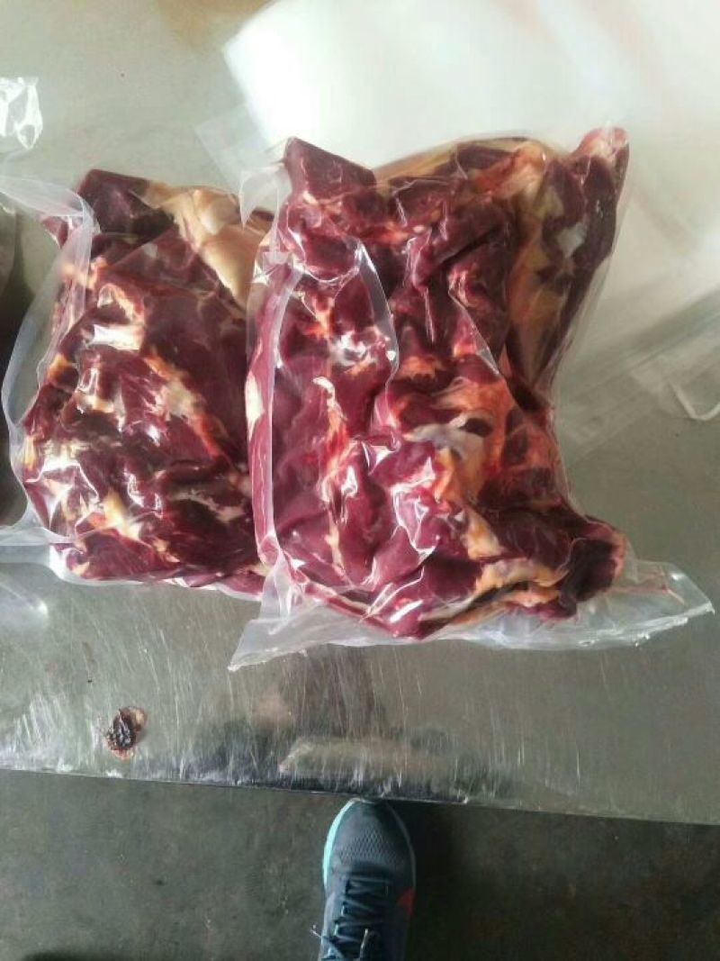 驴肉鲜货价真价实现杀现卖量大优惠欢迎电话联系合作