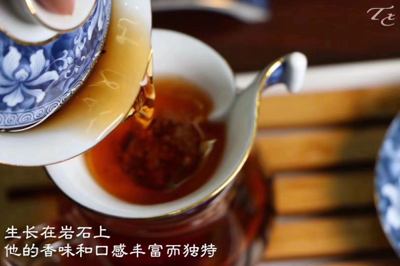 武夷岩茶浓香高山好茶铁罐装搭配手提袋