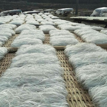 红薯粉条细粉纯手工制作，质量保证，品质很好