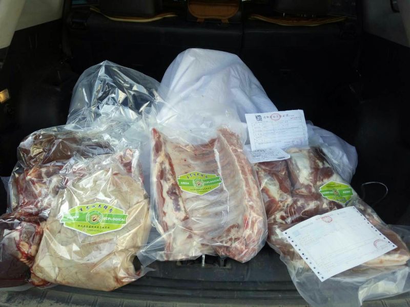 精品猪肉黑猪肉一手货源量大从优散养活猪肉质鲜美欢迎咨询