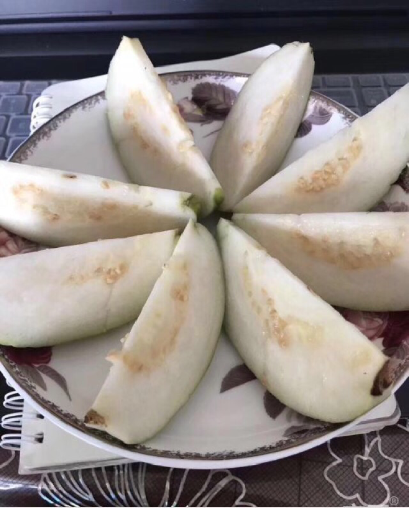 白心番石榴台湾珠珍番石榴芭乐热带水果批发