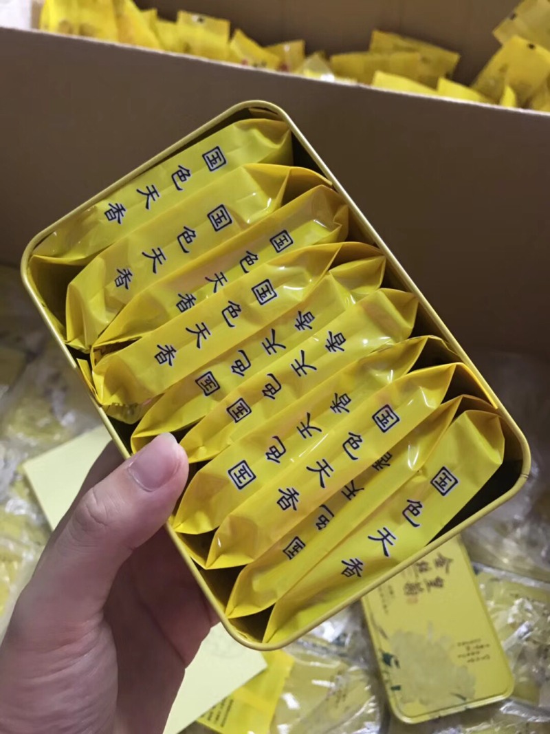 金丝皇菊，一盒十朵色泽金黄