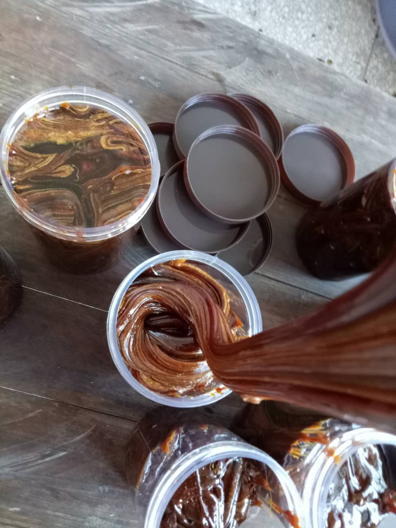 纯手工红糖，蔗糖，瓶子是2斤／瓶装，大量批发