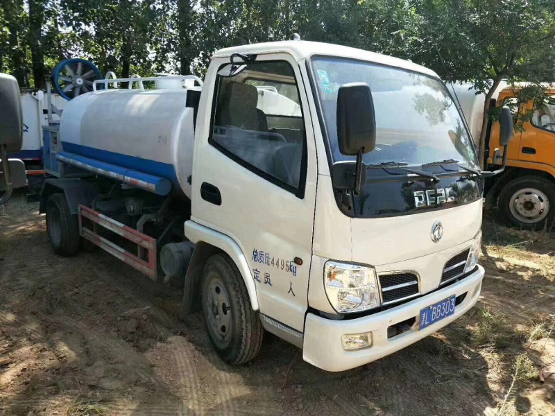 常年供应洒水车吸粪车垃圾车