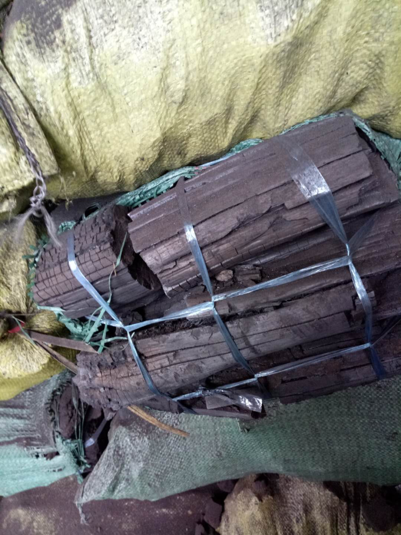 大量供应木炭（工业用碳）需要联系，价格量大可谈