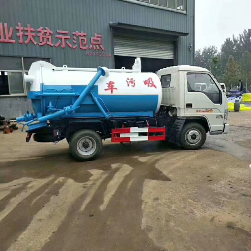 出售洒水车吸粪车垃圾车扫路车等各种环卫设备