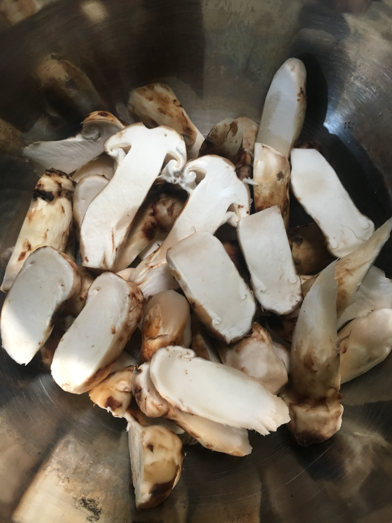 松茸干片，野生松茸菌，云南野生食用菌批发