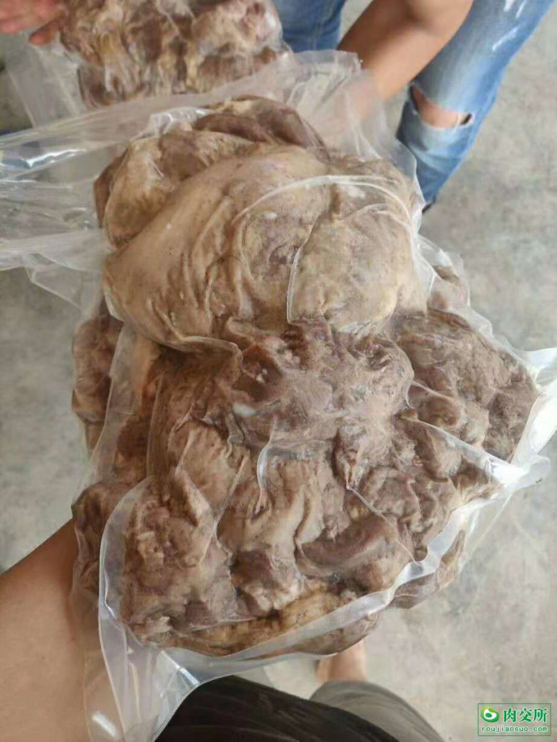 内蒙进口8分熟羊肉一柜25吨起订，价格优惠，欢迎来电。