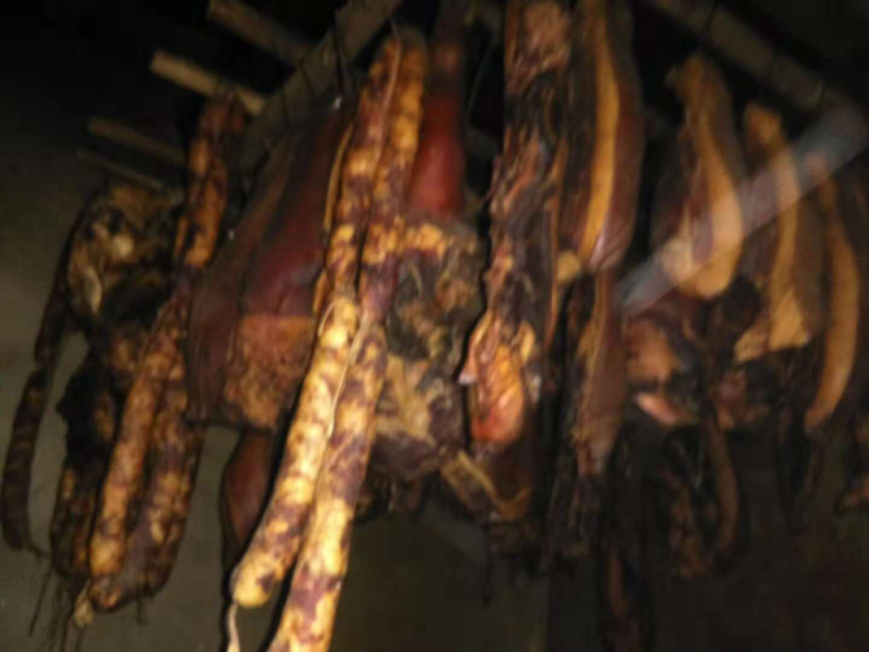 云南腊肉香肠