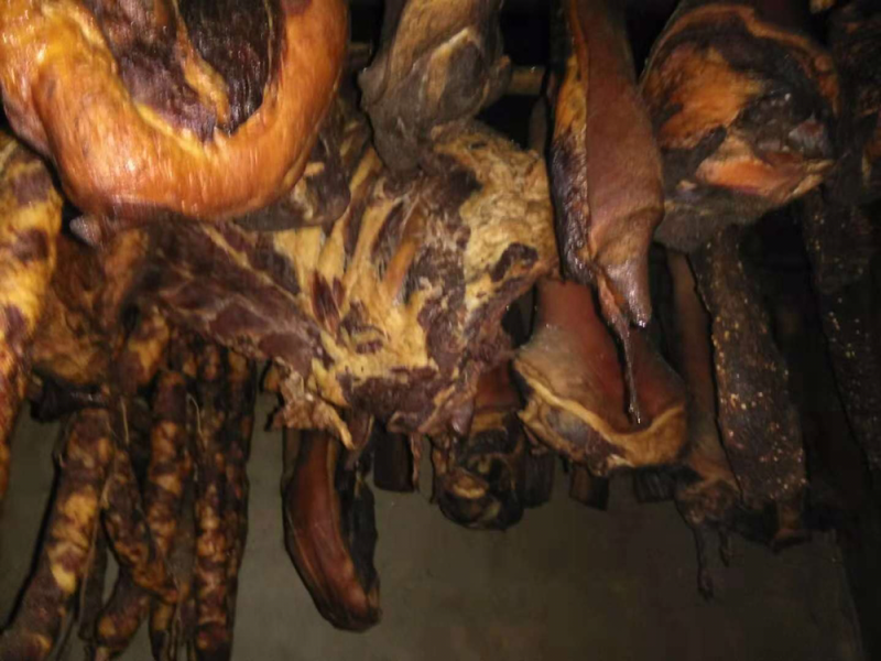 云南腊肉香肠
