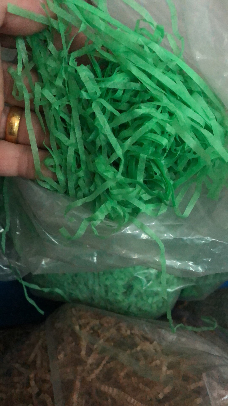 批发包装纸水果纸丝碎纸条牛皮纸丝拉菲草防震填充物2-