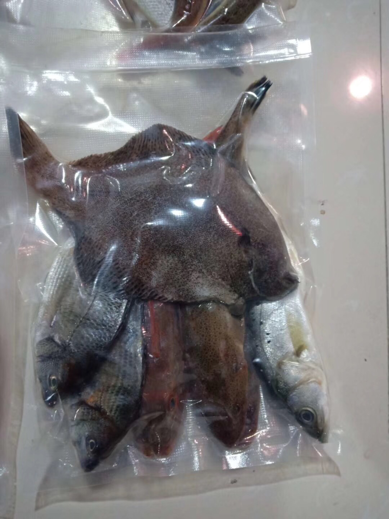 锅贴杂鱼