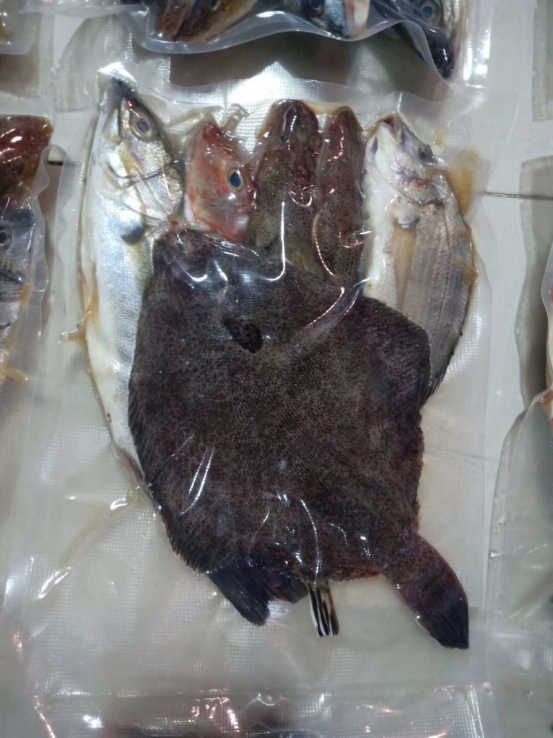 锅贴杂鱼