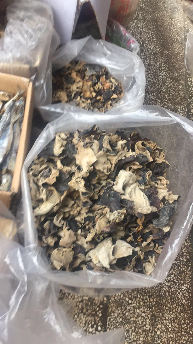 木耳红辣椒腐竹