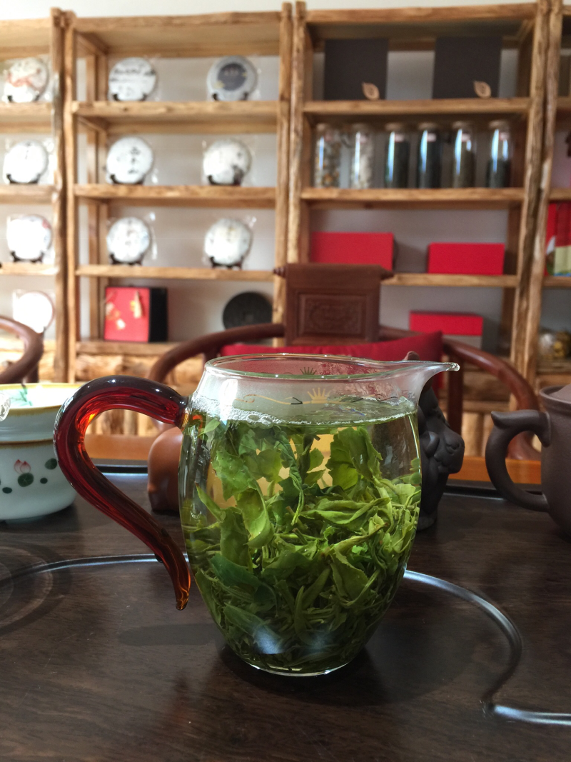 云南头春绿茶
