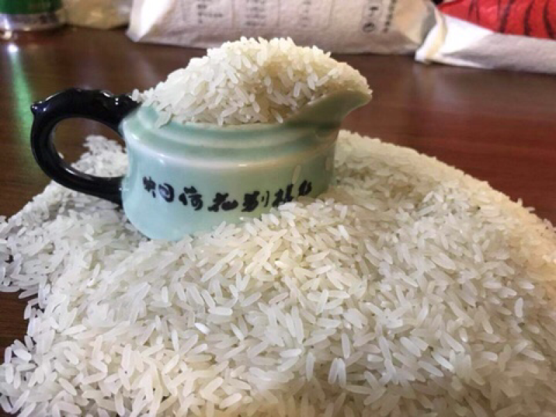 象牙粘农家米、不抛光、不打蜡。