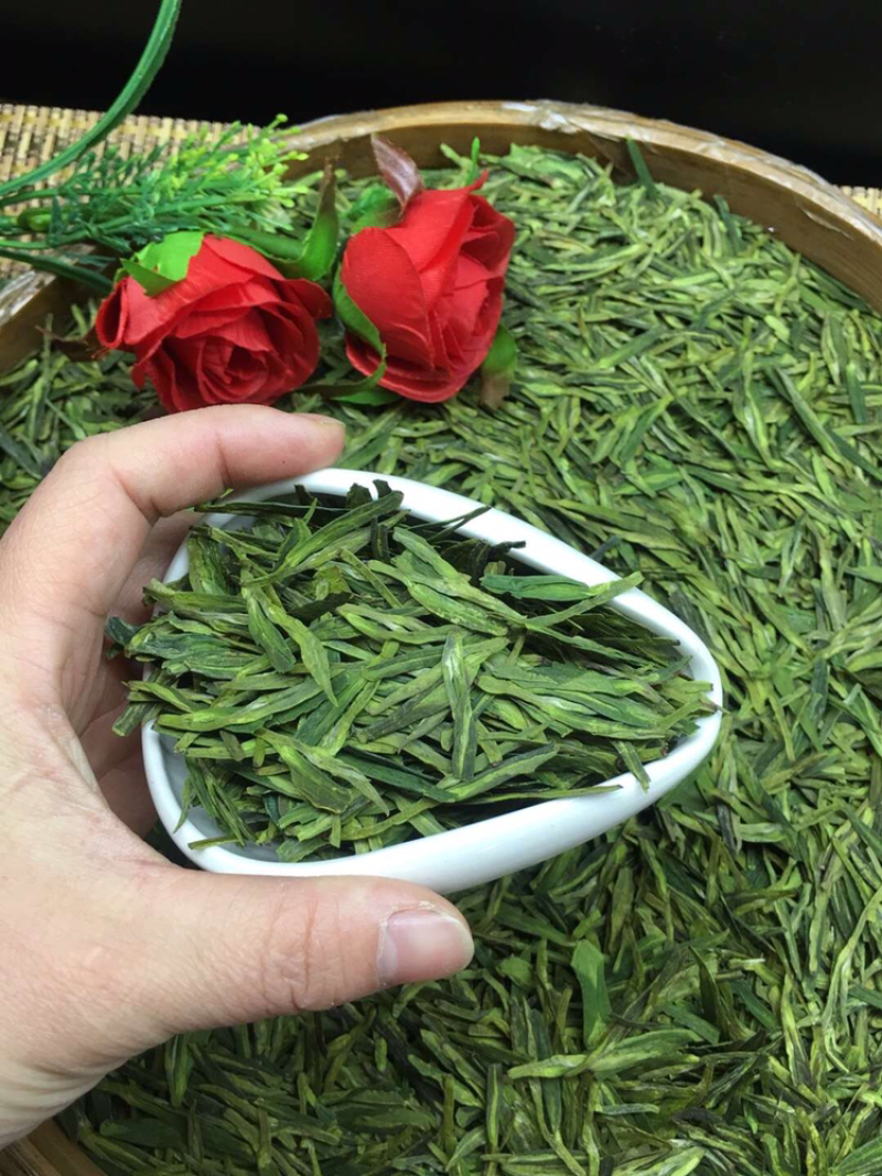 明前龙井高性价比绿茶豆香味足250g包邮