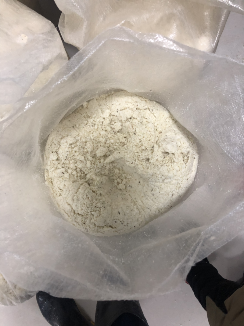 豆渣水分很少，每天300斤到800斤