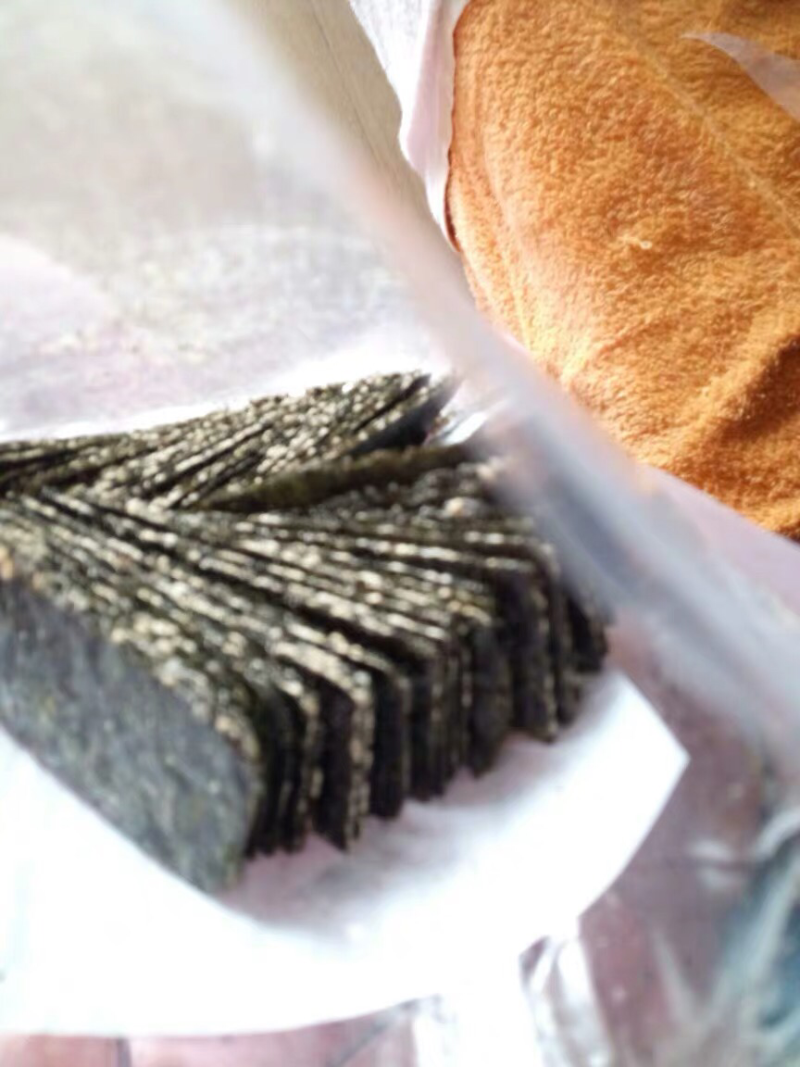 夹心海苔脆125克