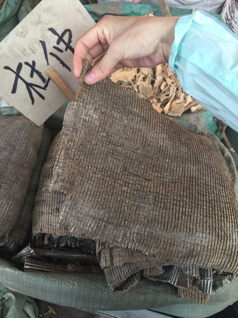 杜仲皮拉丝好，大连块！