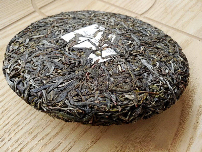 2019年早春勐库大雪山357克普洱茶生茶臻品系列