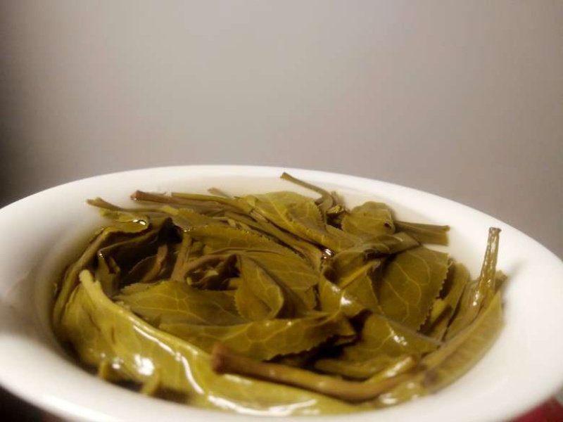 2018早春邦东岩茶云南普洱茶生茶357克臻品系列