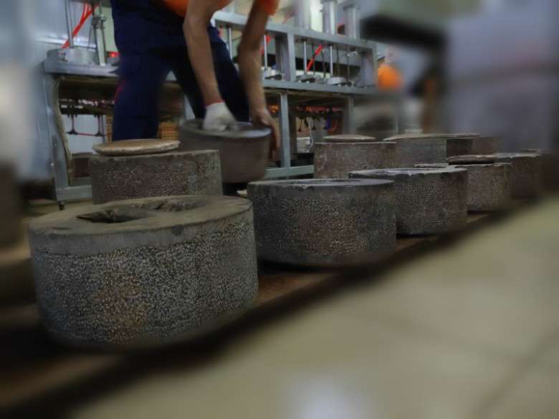 2018早春邦东岩茶云南普洱茶生茶357克臻品系列