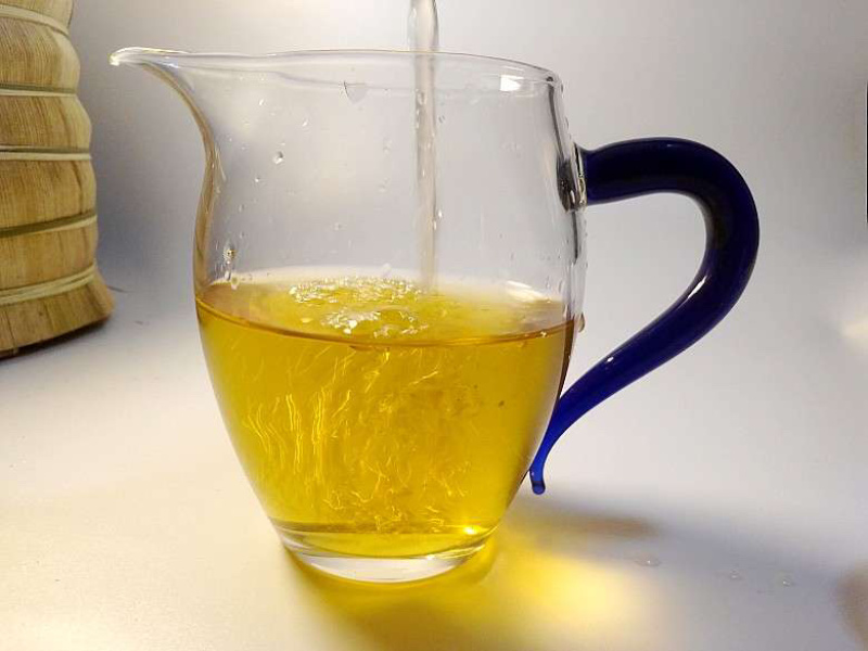 2018云南邦东岩茶普洱茶生茶357克/片七子饼茶