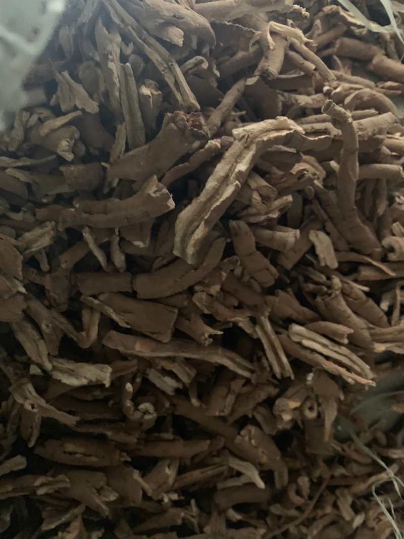 牡丹皮，货好量大，含量达标制药厂投料用。