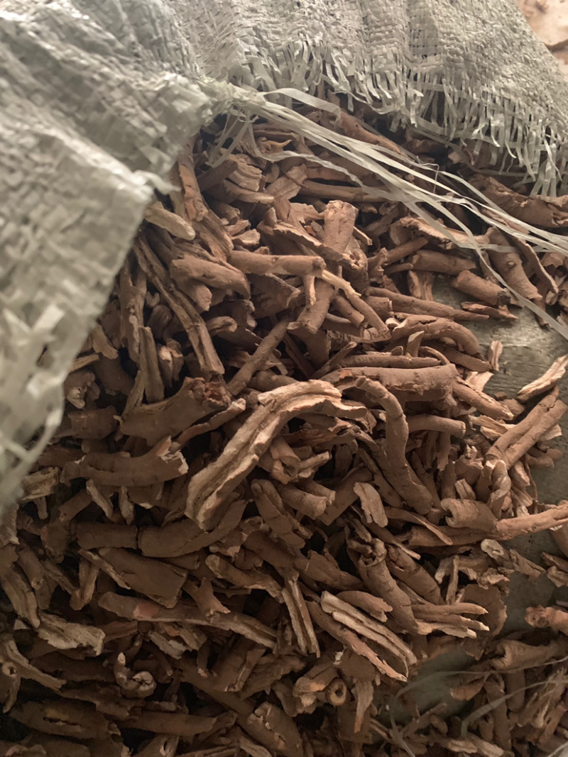 牡丹皮，货好量大，含量达标制药厂投料用。