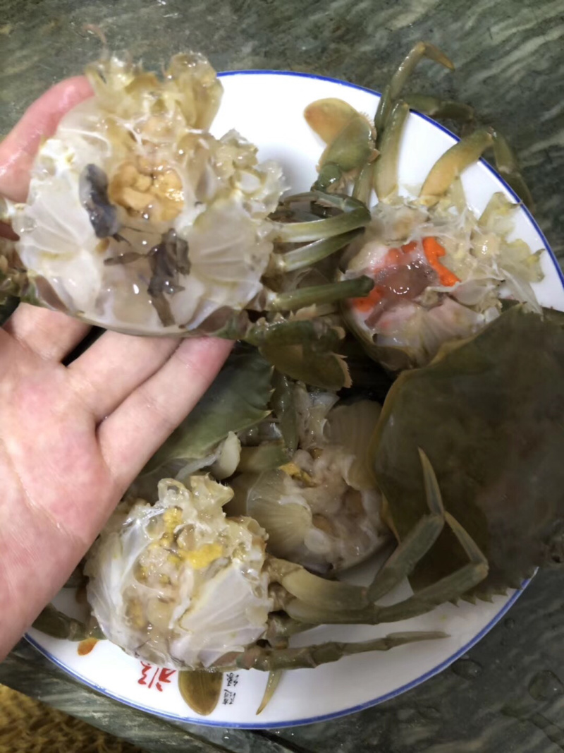 螃蟹10只装3斤，一箱238元