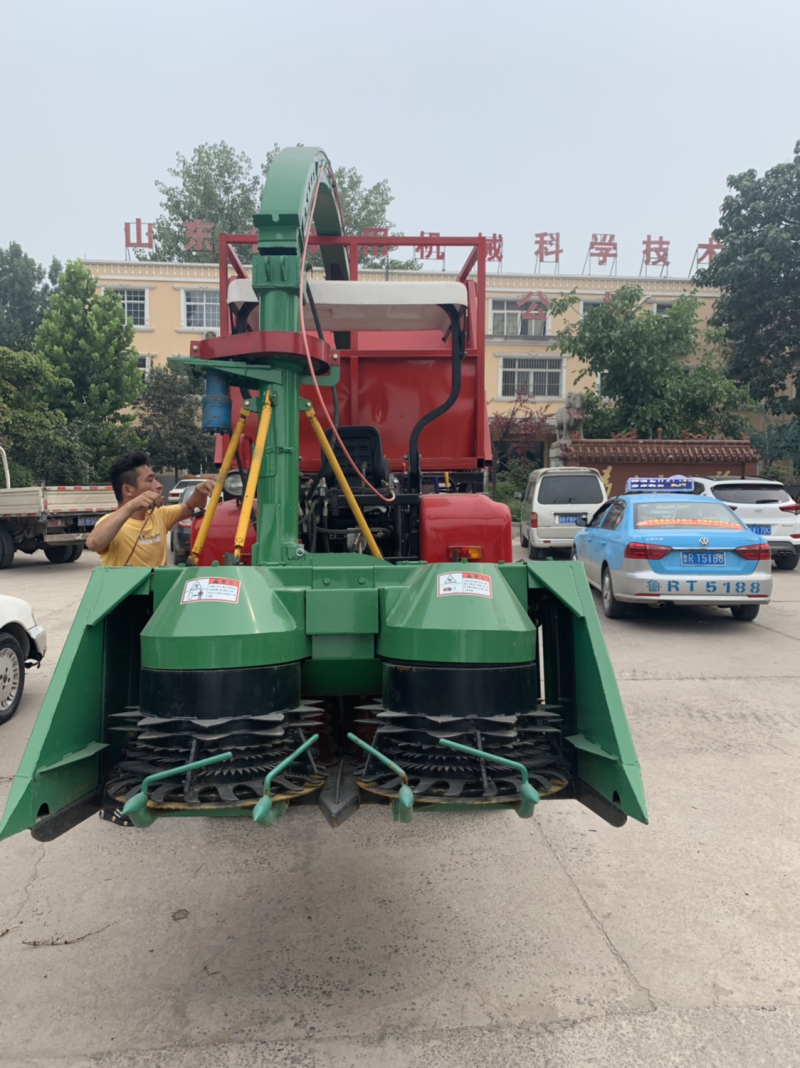 背负式高速转盘青储收割机2400型割台