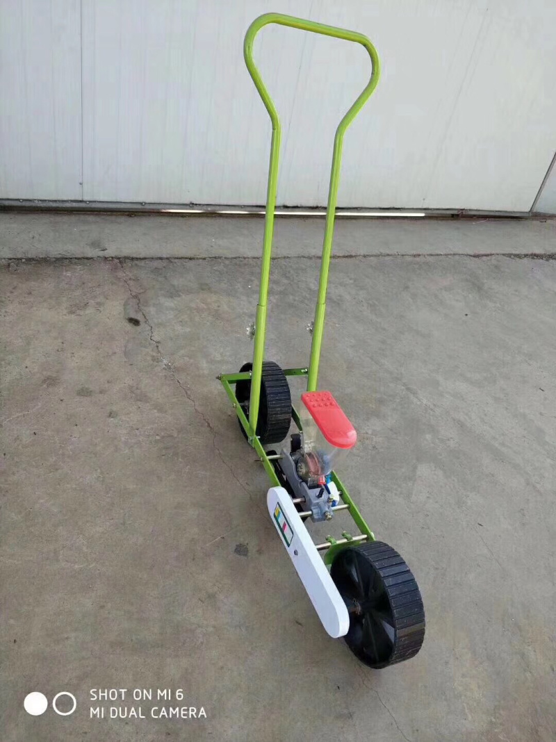 单行蔬菜播种机