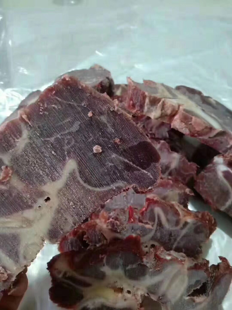 肉多牛脖骨，牛脖骨，牛脖骨锯段，一件起发，量大从优。