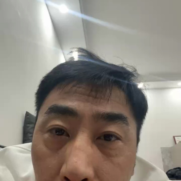 草捆，玉米秸秆，方捆四十多斤，无土无膜，干度好