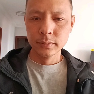 九蒸九晒野生黄精大量有货，欢迎咨询
