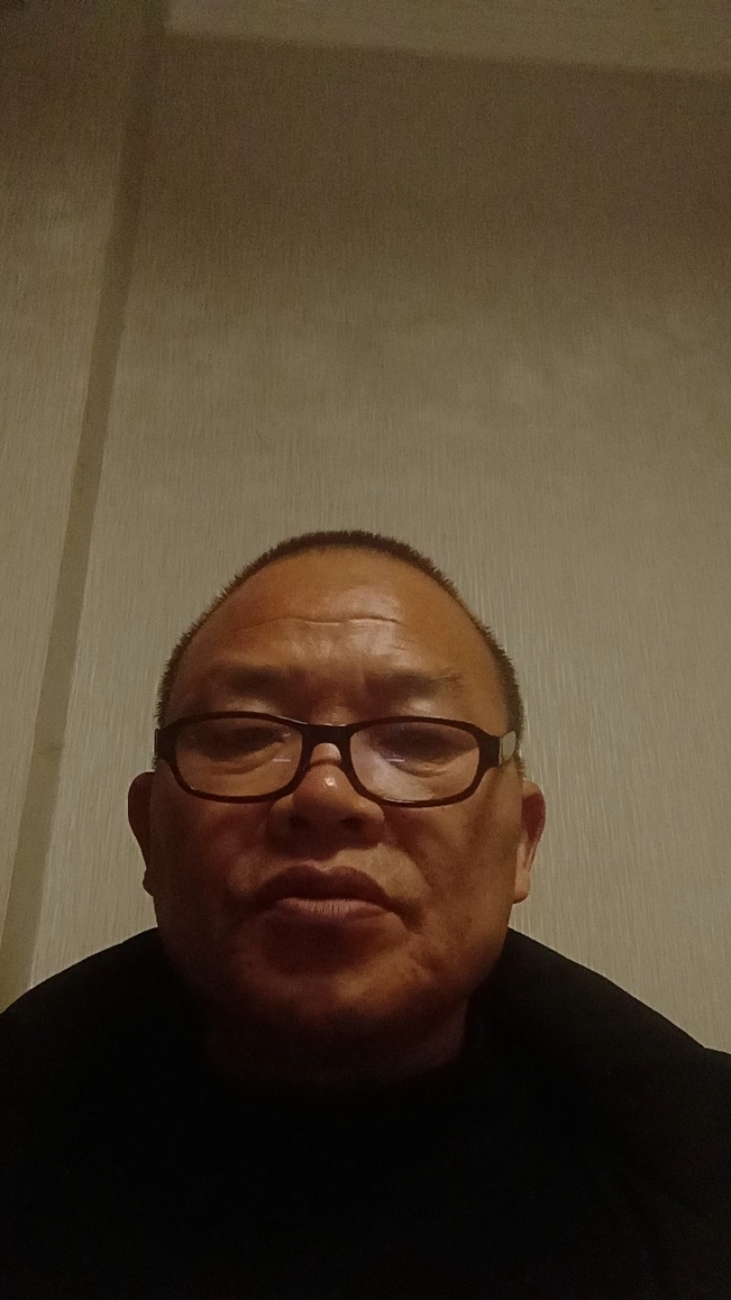 河南南阳嘉恒育苗基地现有甜玉米苗十万颗，售价一毛六，