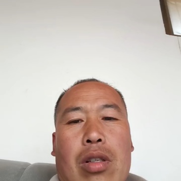 粉贝贝圣女果果形美观，颜色亮丽，萼片突出。电商