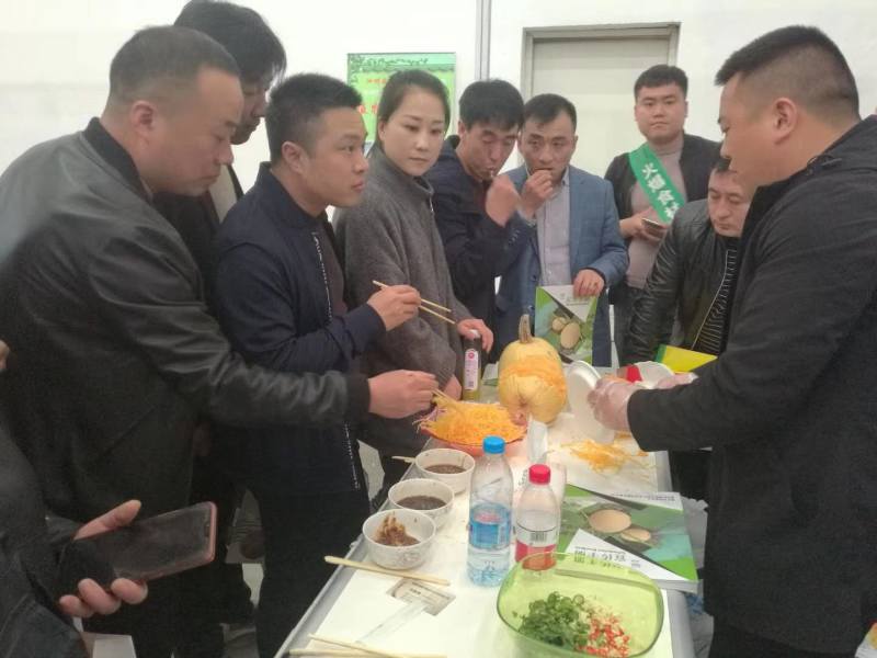 金丝绞瓜万亩供应，对接市场档口，电商商超，价格美丽