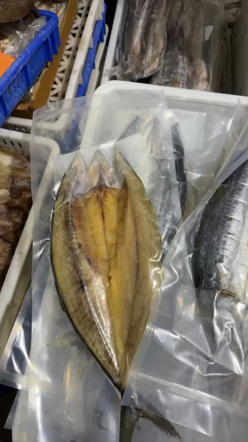 自家渔船，厂家一手货源，甜晒深海鲅鱼干