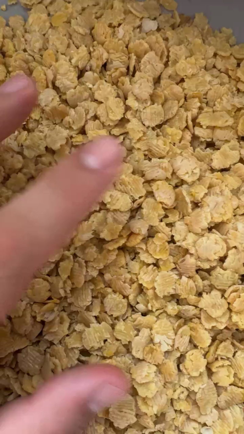 中储粮一级豆粕蛋白43个左右，去皮检测高达46%