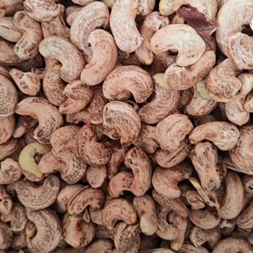 腰果仁，长期供应，全国发货质量好价格低，量大私聊