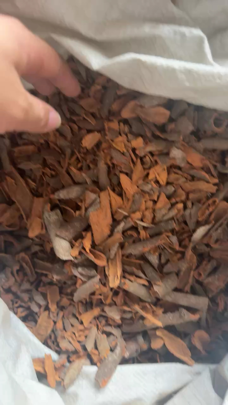 无硫桂皮碎性价比高，纯太阳晒无硫***剂，合适餐饮商用，
