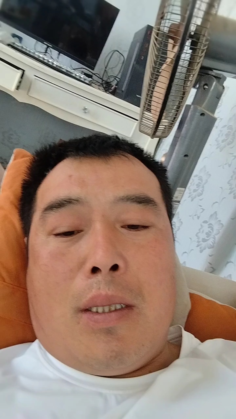 精品小黄瓜，水果黄瓜产地直供，货源充足，欢迎客商前来洽谈
