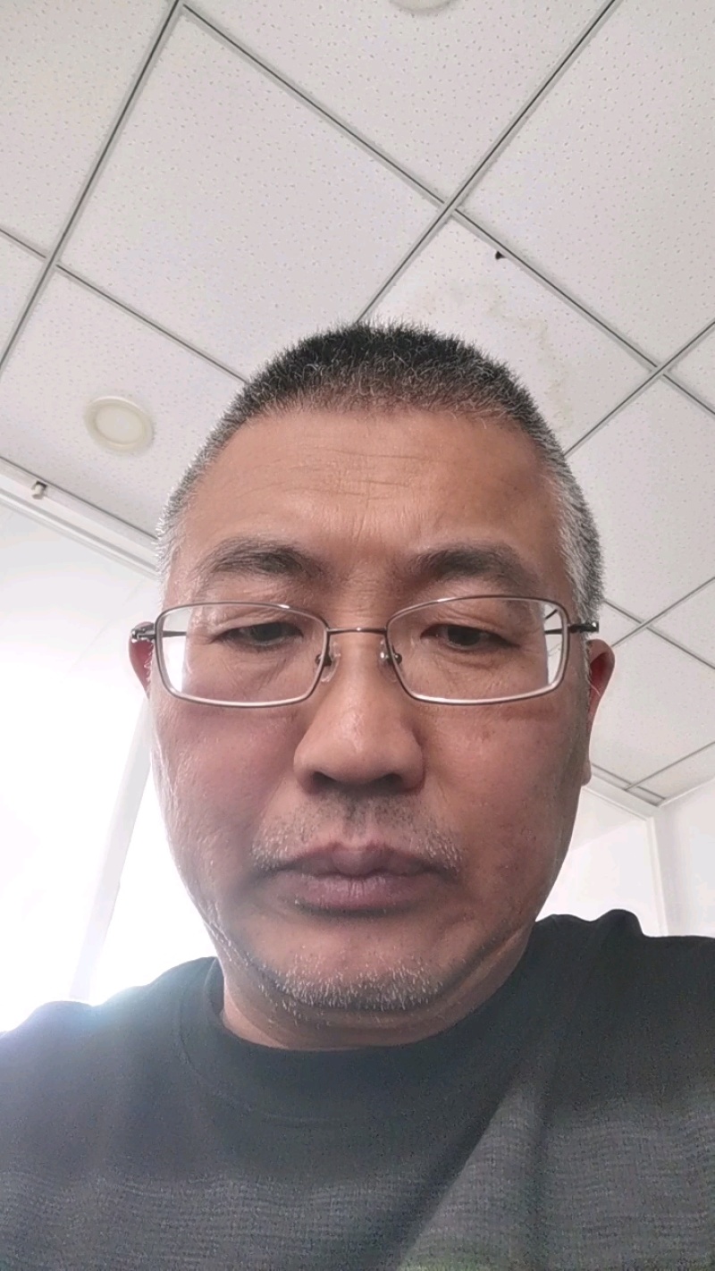 内蒙古高原土豆粉，人工和面，无防腐剂。欢迎来电咨询
